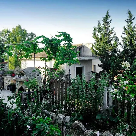 Feriehus Helenas By The River *
