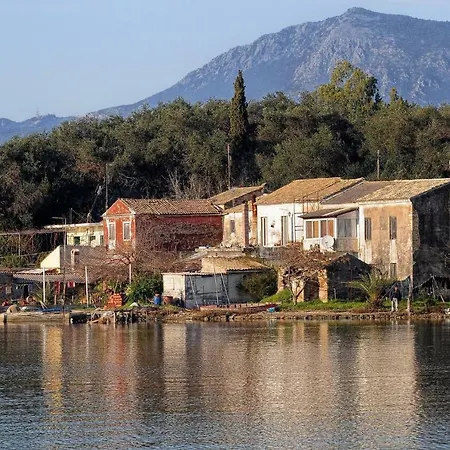 Helenas By The River