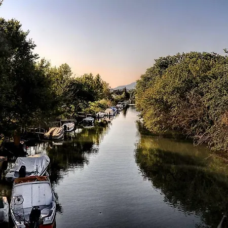 Helenas By The River Corfu (city)